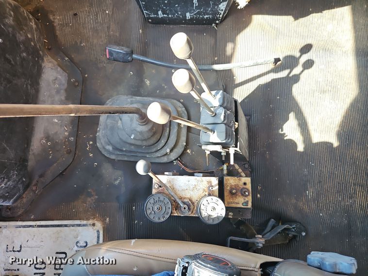 image for item EI8417 1996 International  4900 Crew Cab dump truck