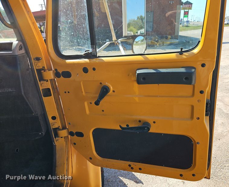 image for item EI8417 1996 International  4900 Crew Cab dump truck