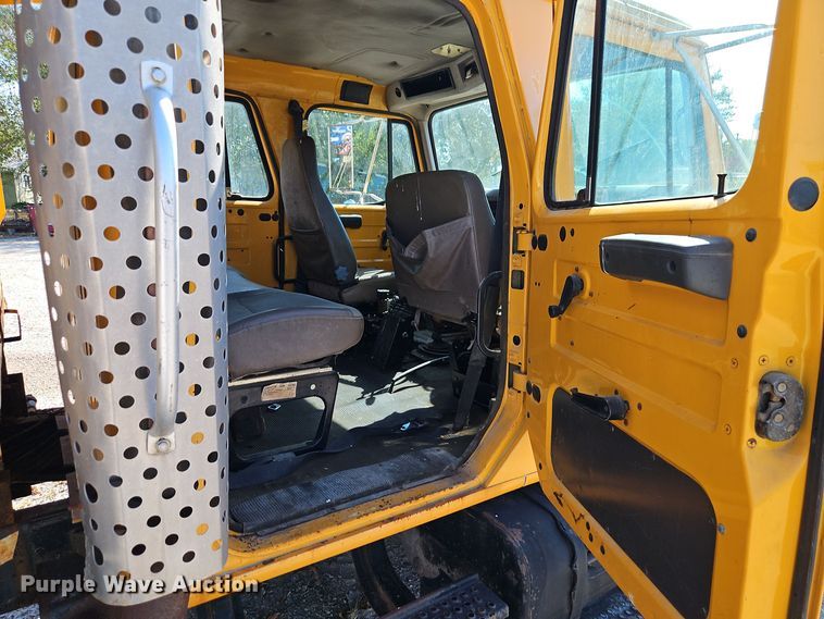 image for item EI8417 1996 International  4900 Crew Cab dump truck