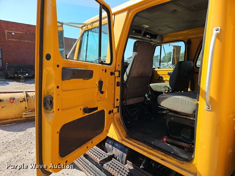 image for item EI8417 1996 International  4900 Crew Cab dump truck