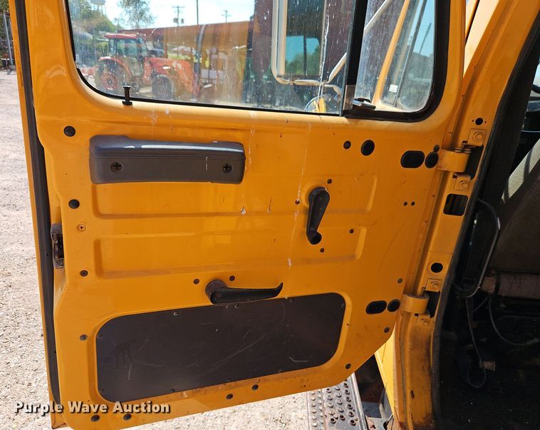 image for item EI8417 1996 International  4900 Crew Cab dump truck