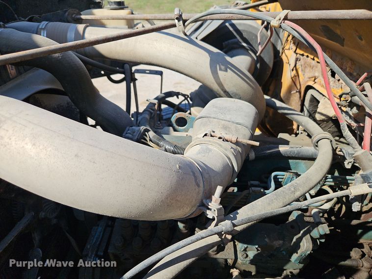 image for item EI8417 1996 International  4900 Crew Cab dump truck