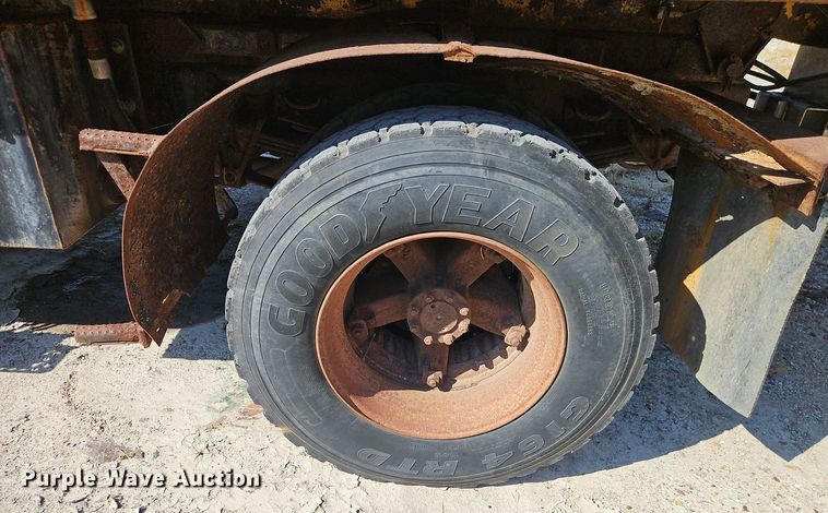 image for item EI8417 1996 International  4900 Crew Cab dump truck