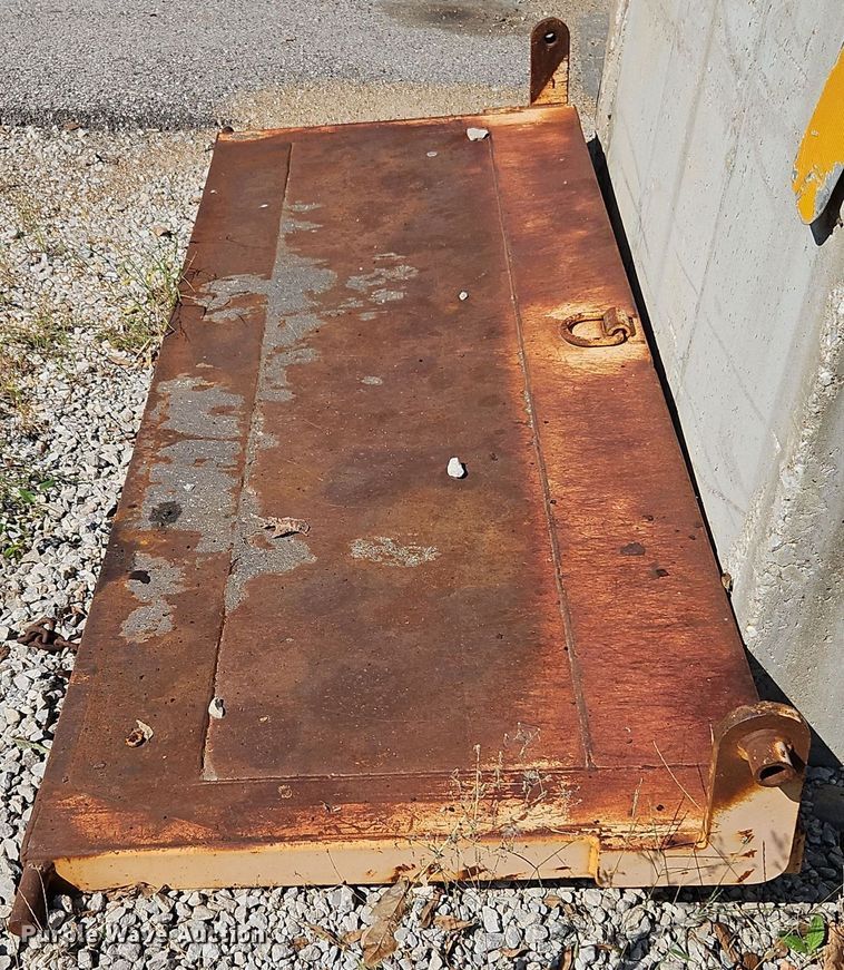 image for item EI8417 1996 International  4900 Crew Cab dump truck