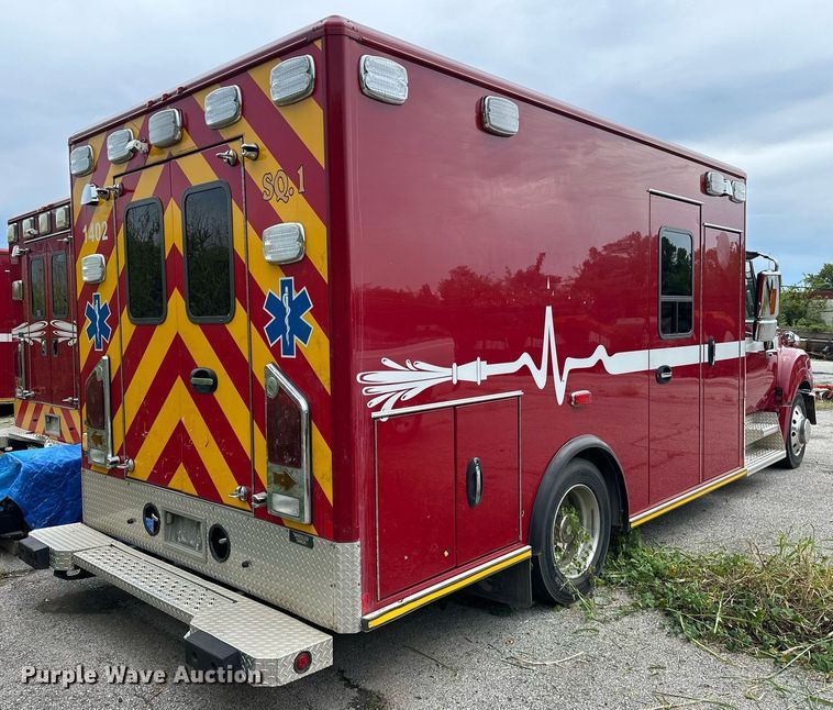 image for item EJ4840 2014 International  TerraStar SFA 4X2 ambulance