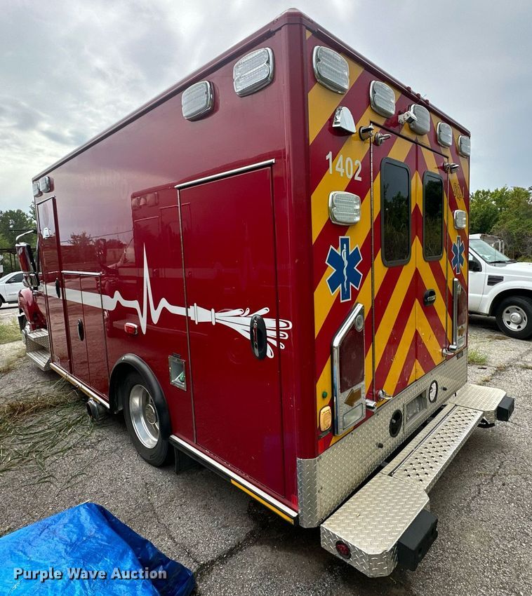 image for item EJ4840 2014 International  TerraStar SFA 4X2 ambulance