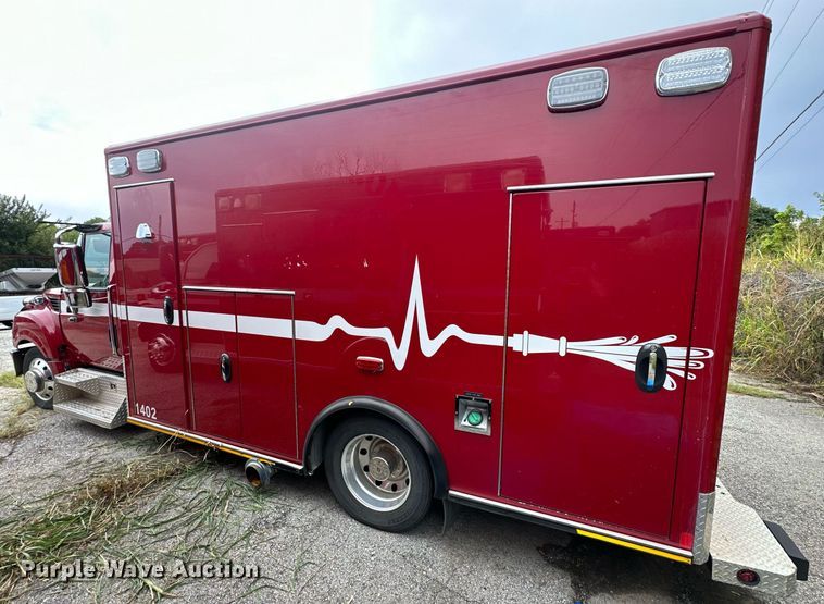 image for item EJ4840 2014 International  TerraStar SFA 4X2 ambulance