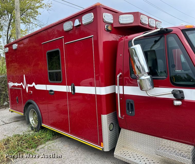 image for item EJ4840 2014 International  TerraStar SFA 4X2 ambulance