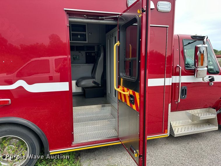 image for item EJ4840 2014 International  TerraStar SFA 4X2 ambulance