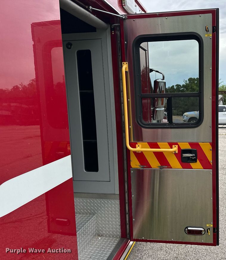 image for item EJ4840 2014 International  TerraStar SFA 4X2 ambulance