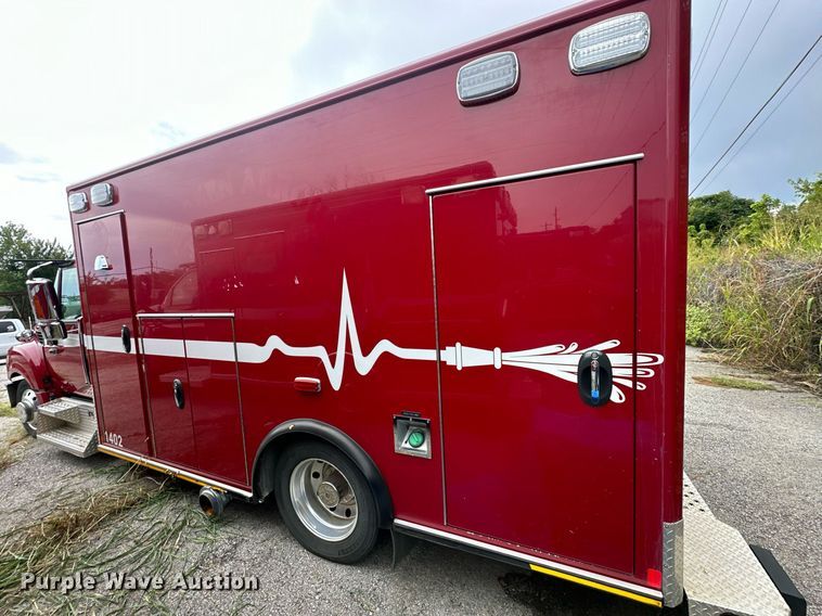 image for item EJ4840 2014 International  TerraStar SFA 4X2 ambulance