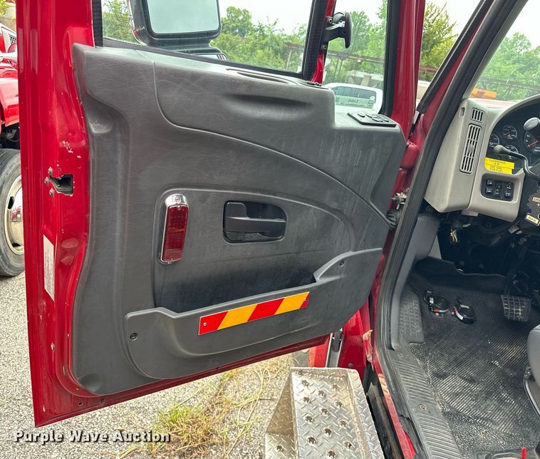 image for item EJ4840 2014 International  TerraStar SFA 4X2 ambulance