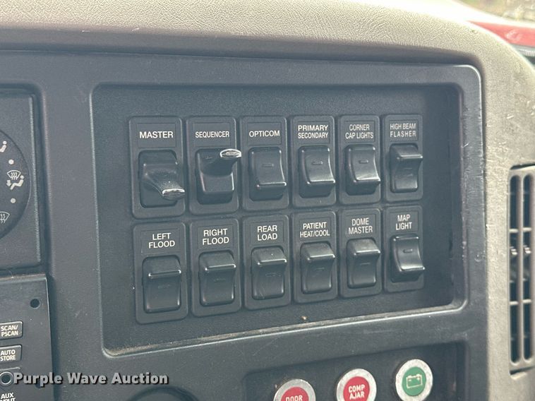 image for item EJ4840 2014 International  TerraStar SFA 4X2 ambulance