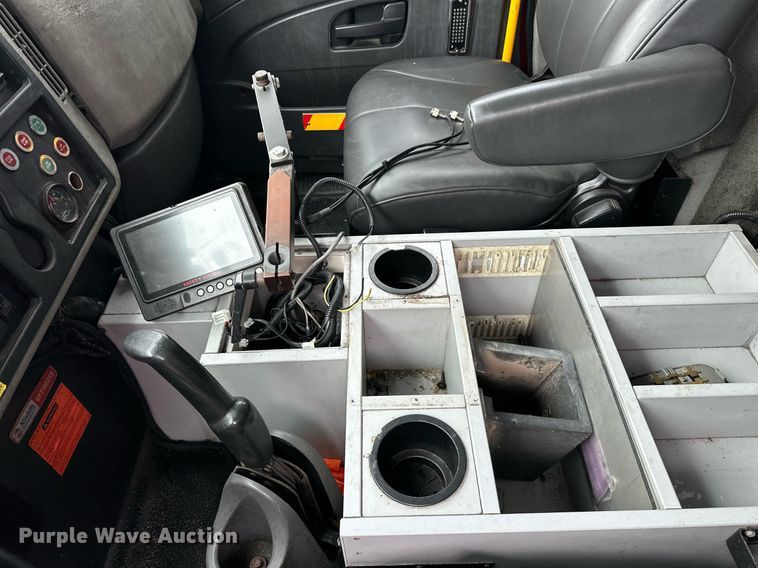 image for item EJ4840 2014 International  TerraStar SFA 4X2 ambulance