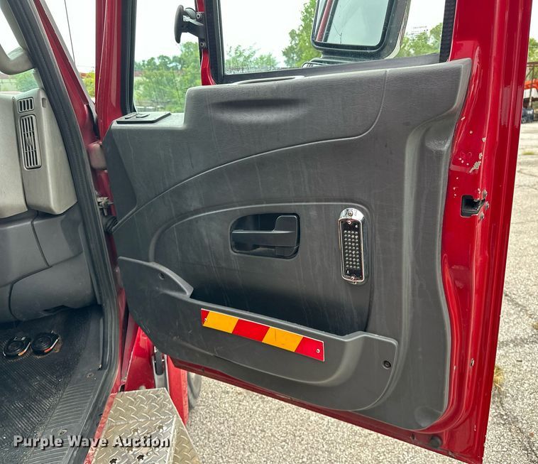 image for item EJ4840 2014 International  TerraStar SFA 4X2 ambulance