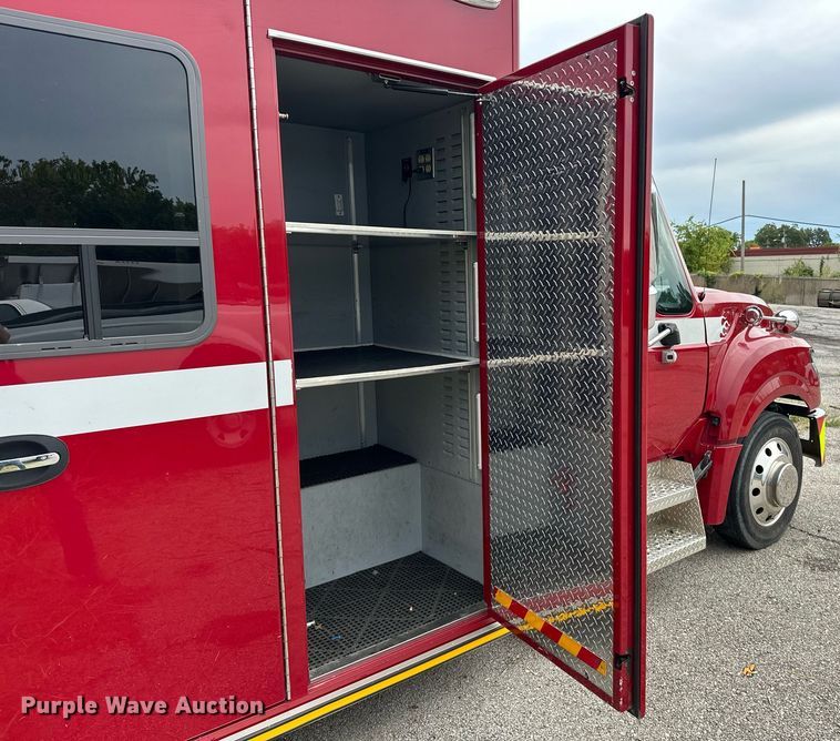 image for item EJ4840 2014 International  TerraStar SFA 4X2 ambulance