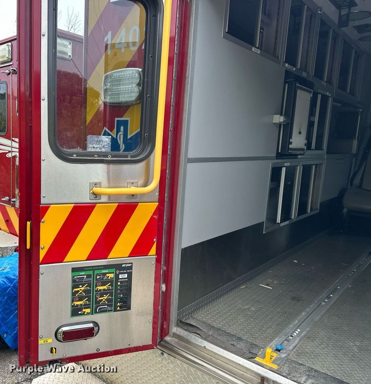 image for item EJ4840 2014 International  TerraStar SFA 4X2 ambulance