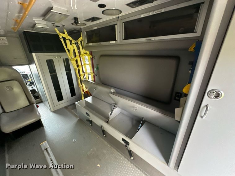 image for item EJ4840 2014 International  TerraStar SFA 4X2 ambulance