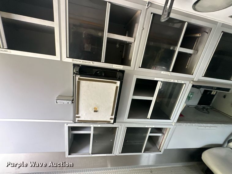 image for item EJ4840 2014 International  TerraStar SFA 4X2 ambulance