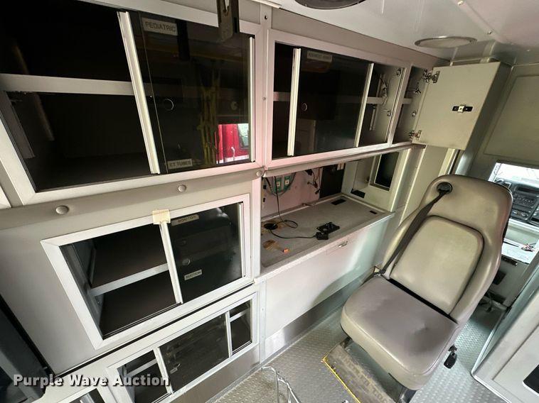 image for item EJ4841 2009 Chevrolet  C4500 ambulance