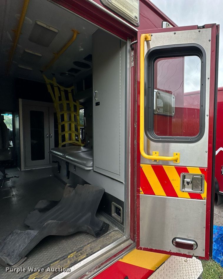 image for item EJ4841 2009 Chevrolet  C4500 ambulance