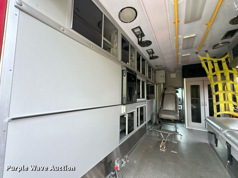 image for item EJ4841 2009 Chevrolet  C4500 ambulance