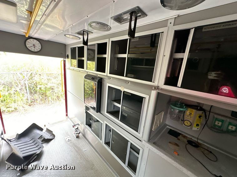 image for item EJ4841 2009 Chevrolet  C4500 ambulance