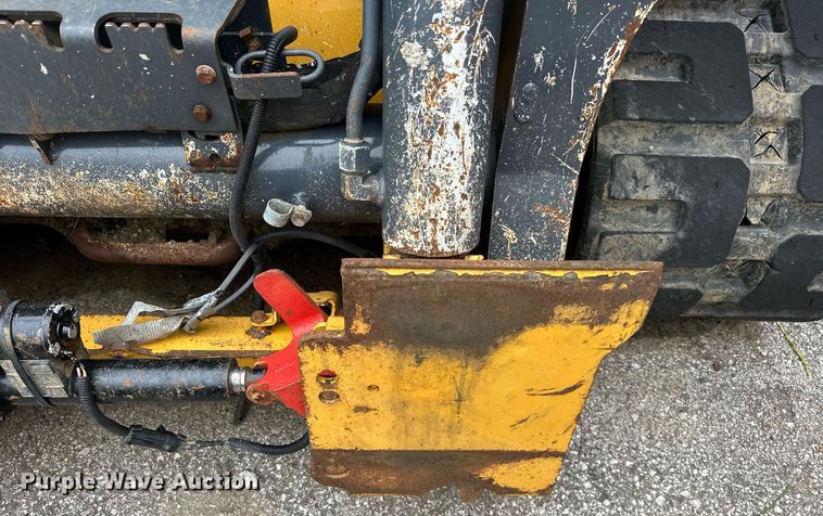 image for item EJ4844 2017 John Deere 331G tracked skid steer loader