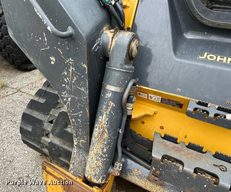 image for item EJ4844 2017 John Deere 331G tracked skid steer loader