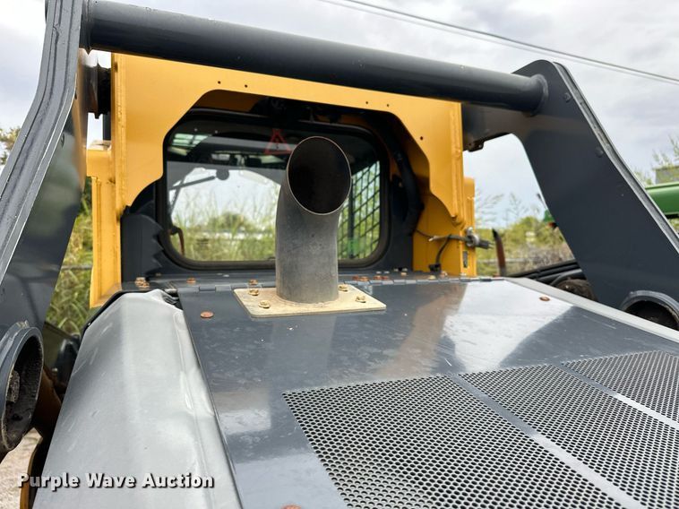 image for item EJ4844 2017 John Deere 331G tracked skid steer loader