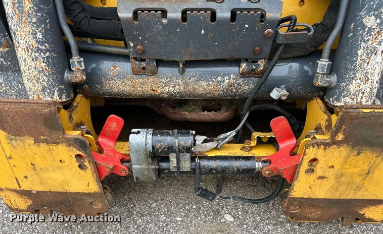 image for item EJ4844 2017 John Deere 331G tracked skid steer loader