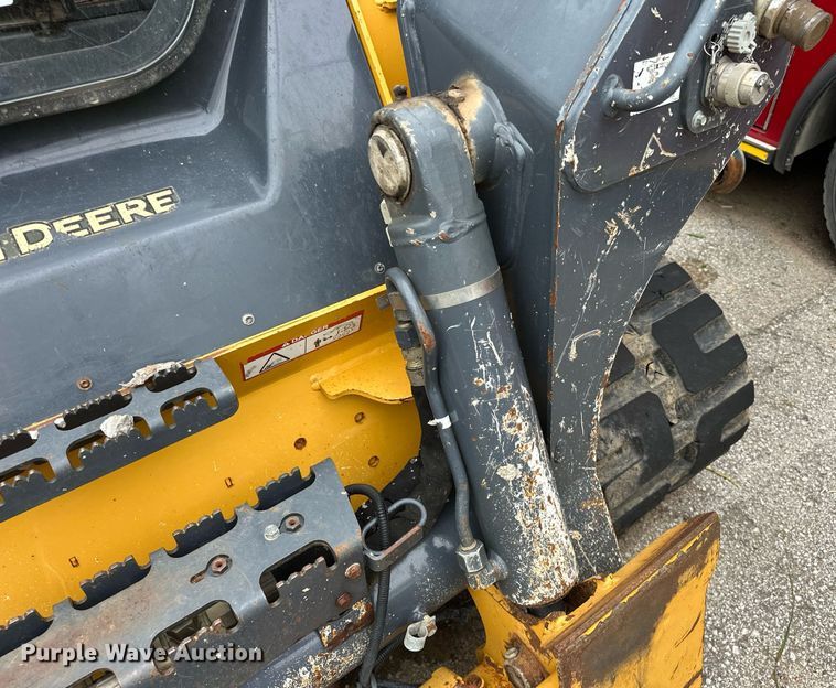 image for item EJ4844 2017 John Deere 331G tracked skid steer loader