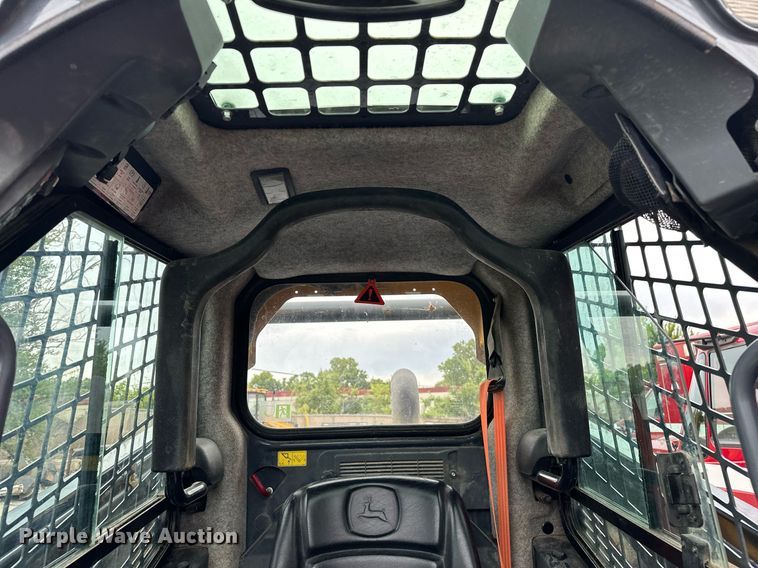 image for item EJ4844 2017 John Deere 331G tracked skid steer loader