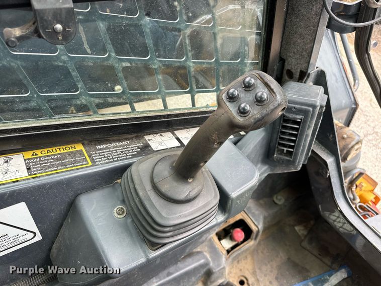 image for item EJ4844 2017 John Deere 331G tracked skid steer loader