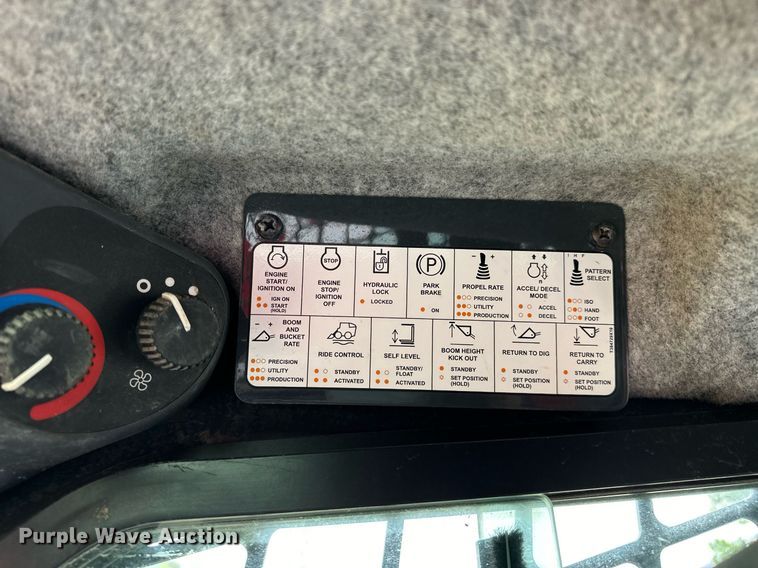 image for item EJ4844 2017 John Deere 331G tracked skid steer loader