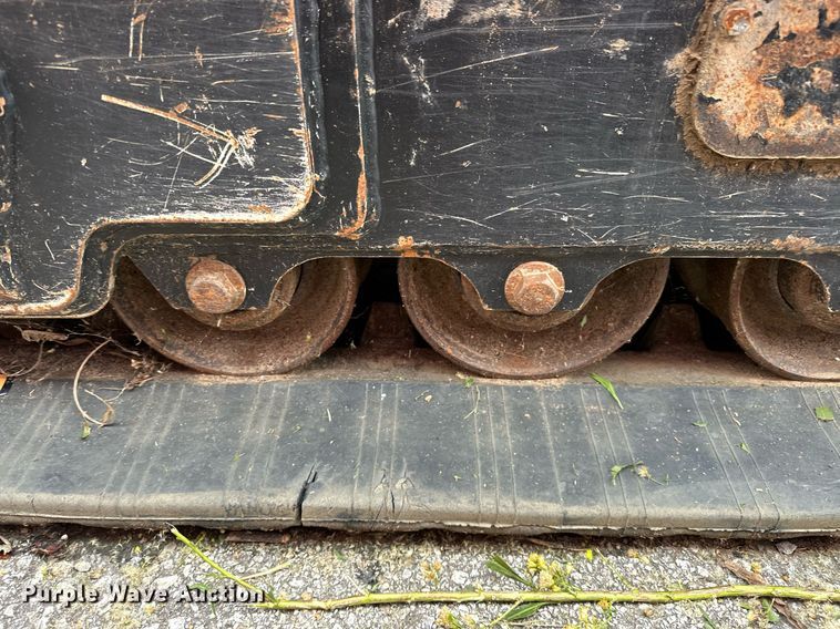 image for item EJ4844 2017 John Deere 331G tracked skid steer loader