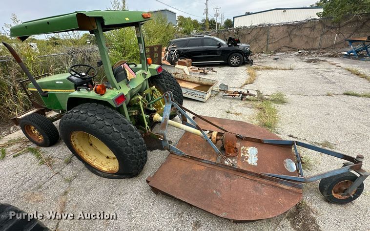 image for item EJ4845 1990 John Deere 970 tractor