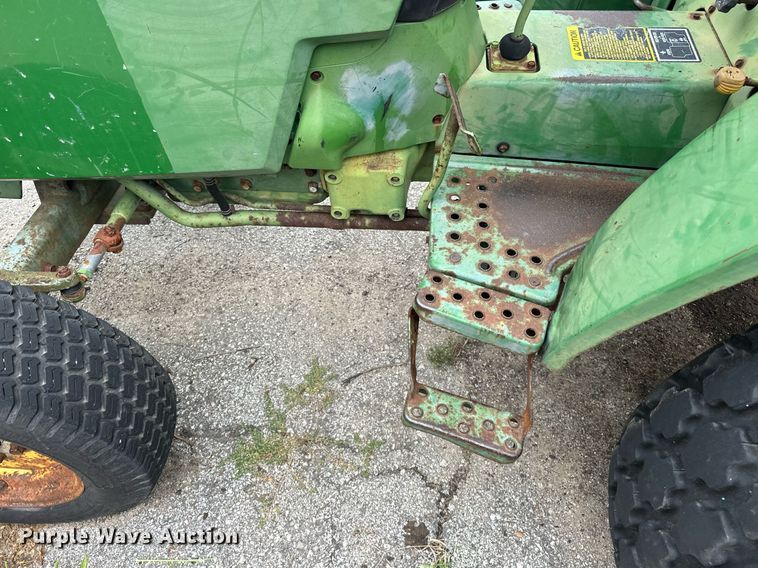 image for item EJ4845 1990 John Deere 970 tractor