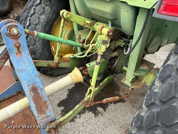 image for item EJ4845 1990 John Deere 970 tractor