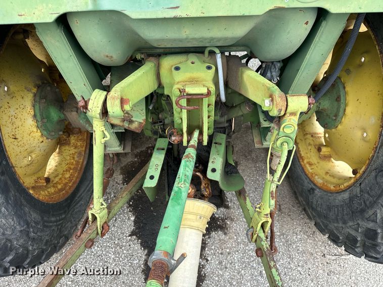image for item EJ4845 1990 John Deere 970 tractor