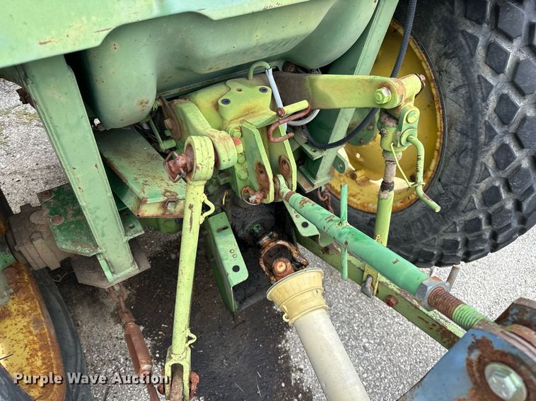 image for item EJ4845 1990 John Deere 970 tractor