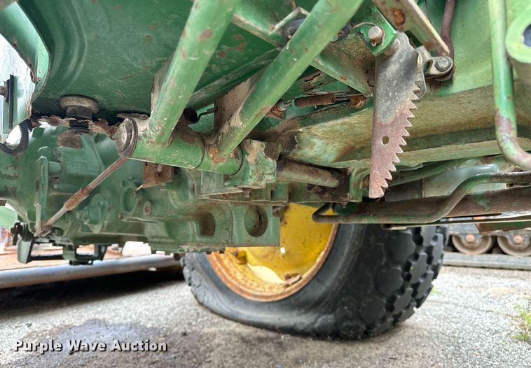 image for item EJ4845 1990 John Deere 970 tractor