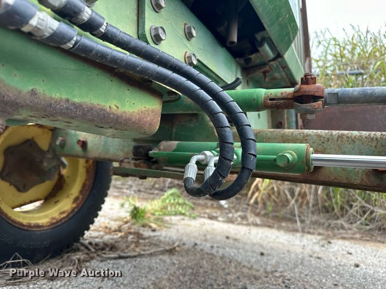 image for item EJ4845 1990 John Deere 970 tractor