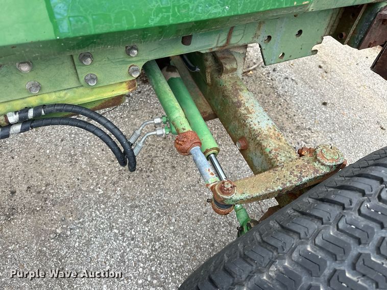image for item EJ4845 1990 John Deere 970 tractor