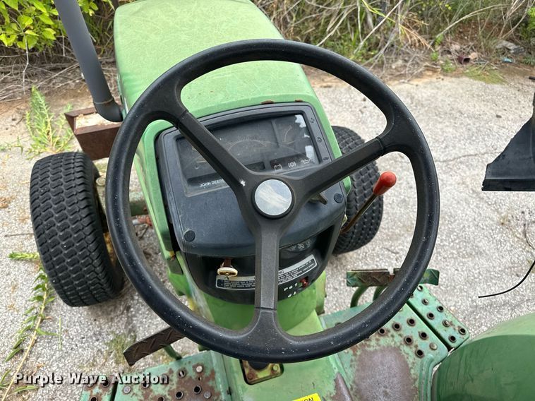 image for item EJ4845 1990 John Deere 970 tractor
