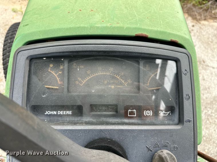 image for item EJ4845 1990 John Deere 970 tractor