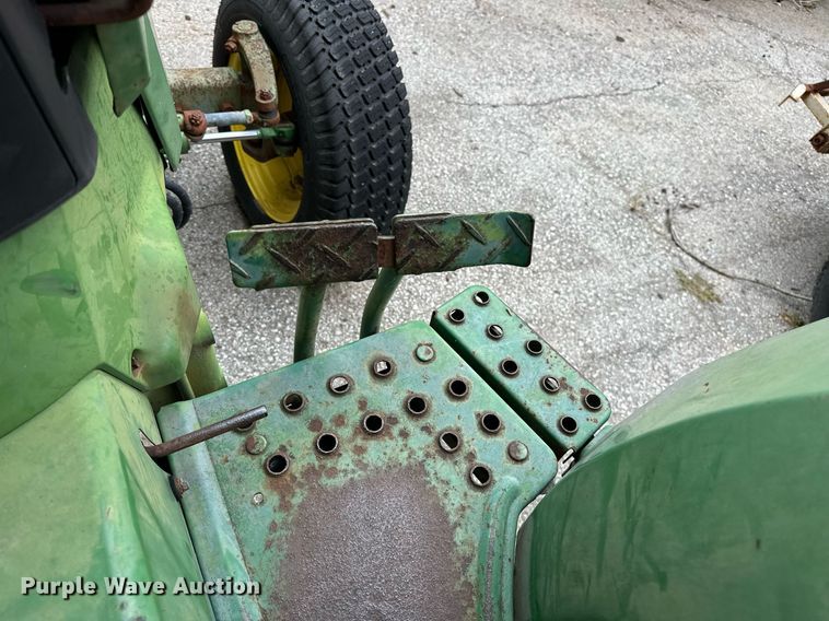 image for item EJ4845 1990 John Deere 970 tractor