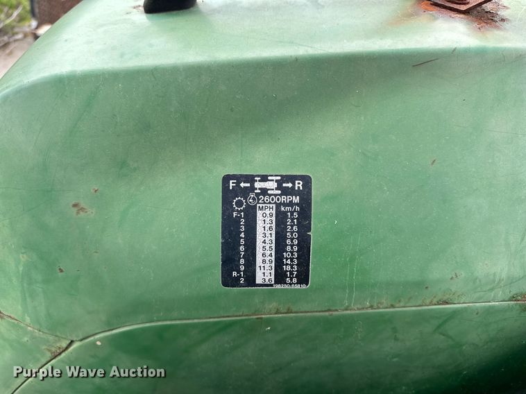 image for item EJ4845 1990 John Deere 970 tractor