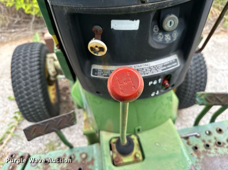 image for item EJ4845 1990 John Deere 970 tractor