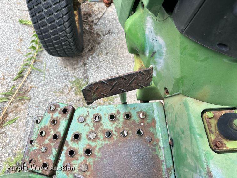 image for item EJ4845 1990 John Deere 970 tractor